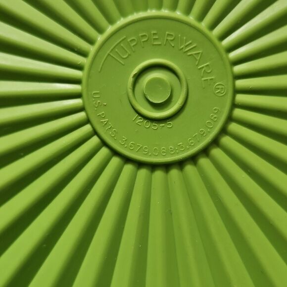Vintage Tupperware lids  - Picture 8 of 9